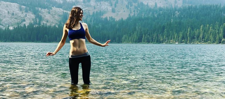 Alexandra Daddario’s Hotness Makes Nature Look Unreal