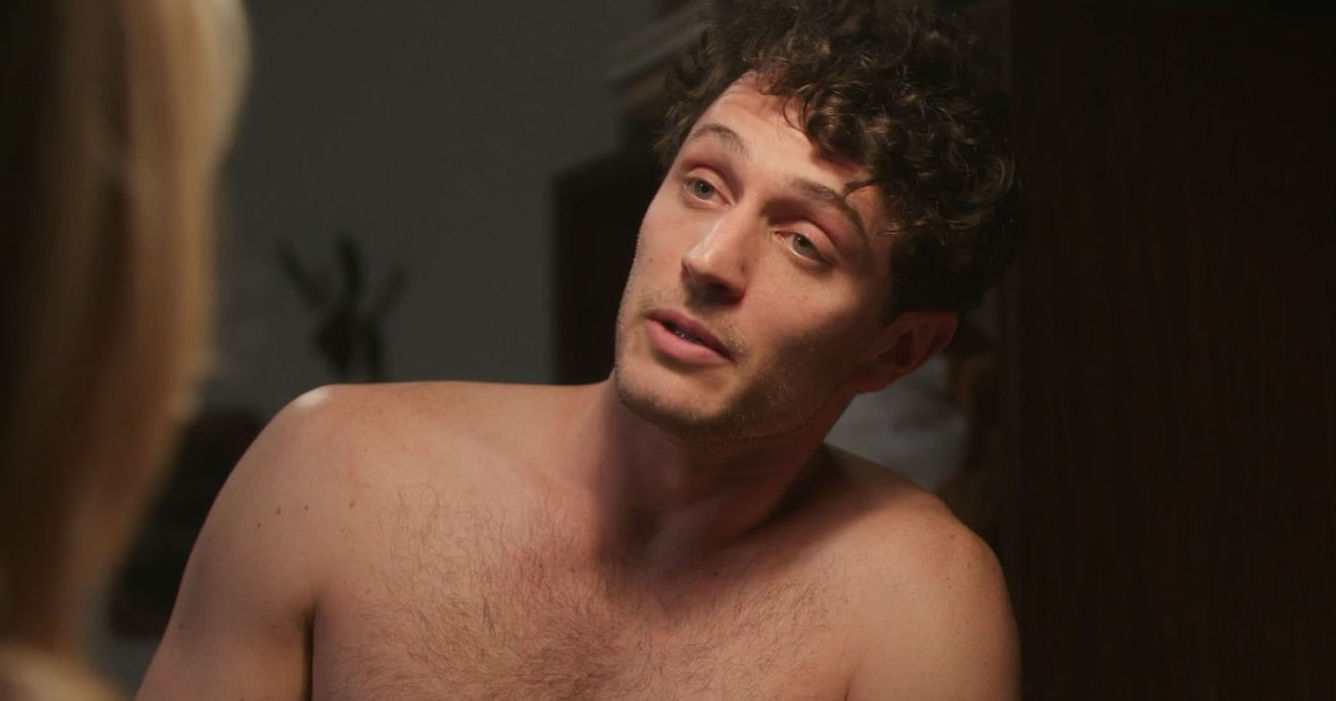 Colin Woodell From The Flight Attendant Once Had A Gay Scene - Fleshbot