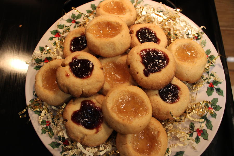 Bella Vendetta’s Thumbprint Jam Cookies