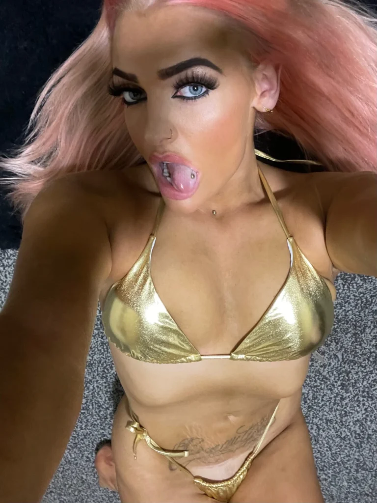 Eve30j's intense gaze