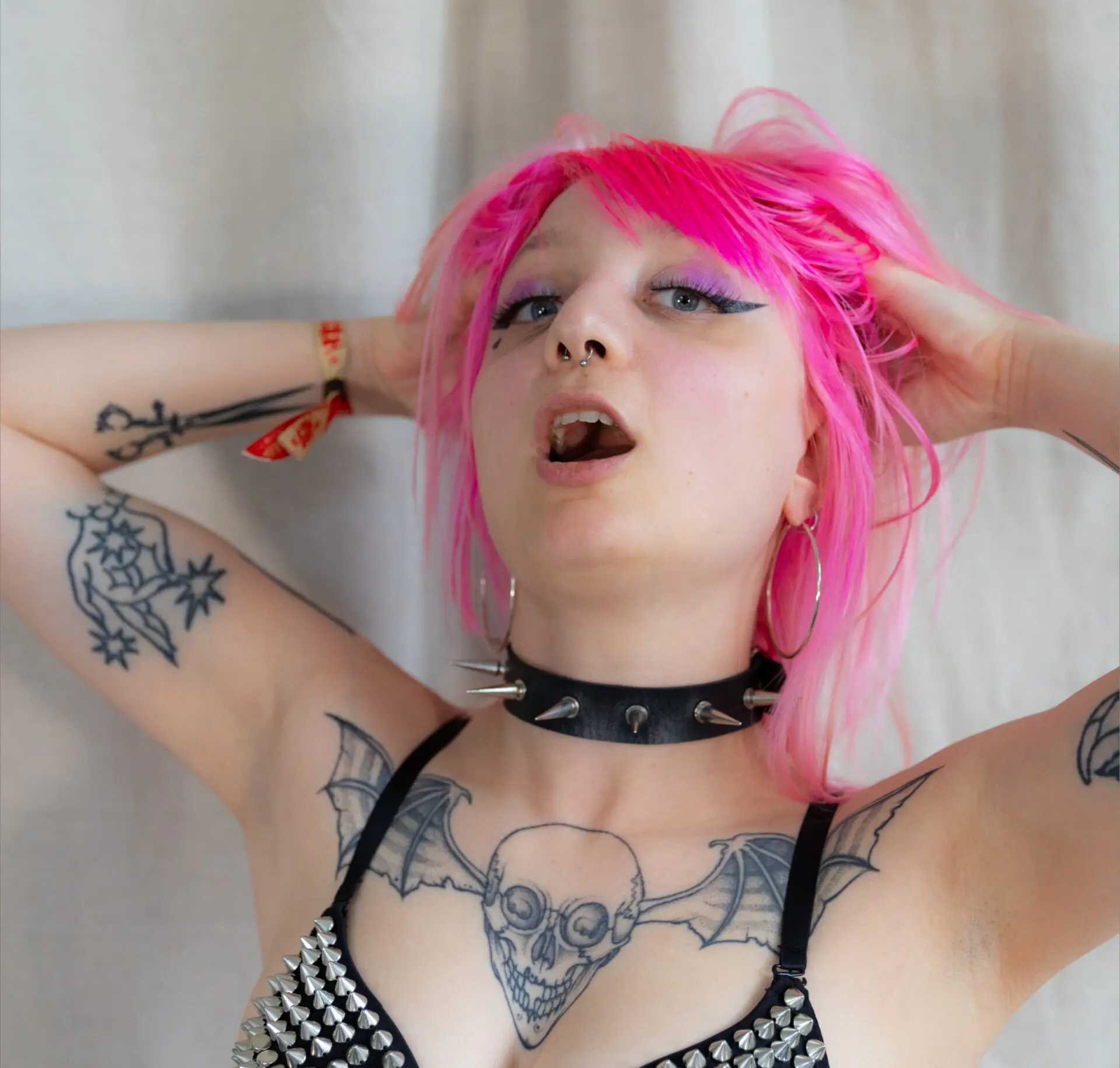 bat girl (,,,,) - Fleshbot