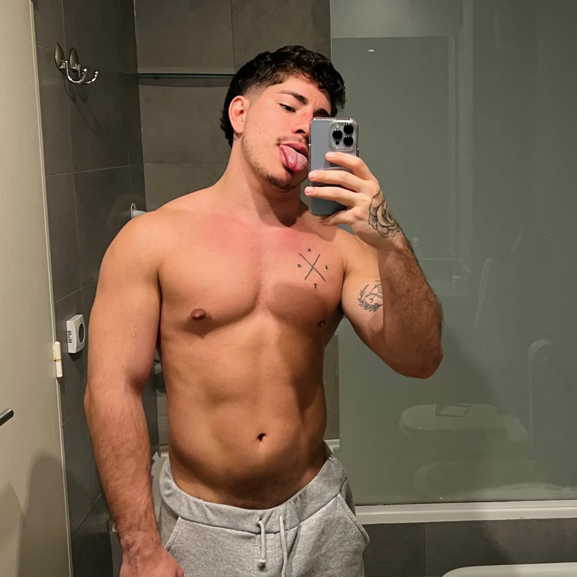 emanuelxx OnlyFans - Emanuel - Creator Profile - Fleshbot