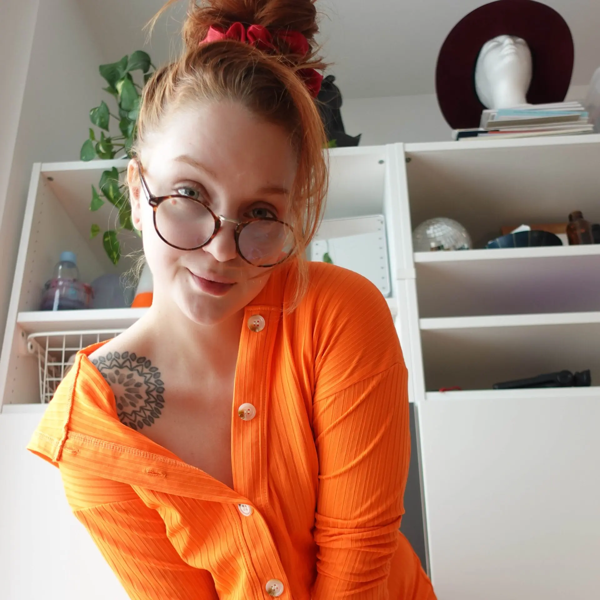 fffloraartist OnlyFans - Flora HOT HAIRY REDHEAD - Creator Profile -  Fleshbot