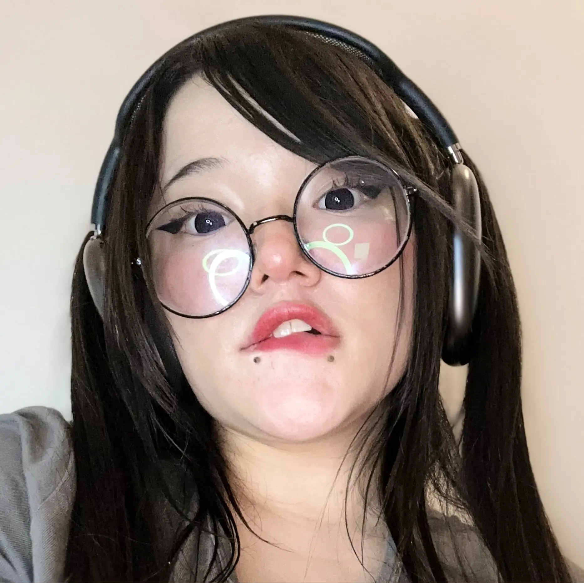 Tinyvampfangs onlyfans - beejayentertainments.co.uk.