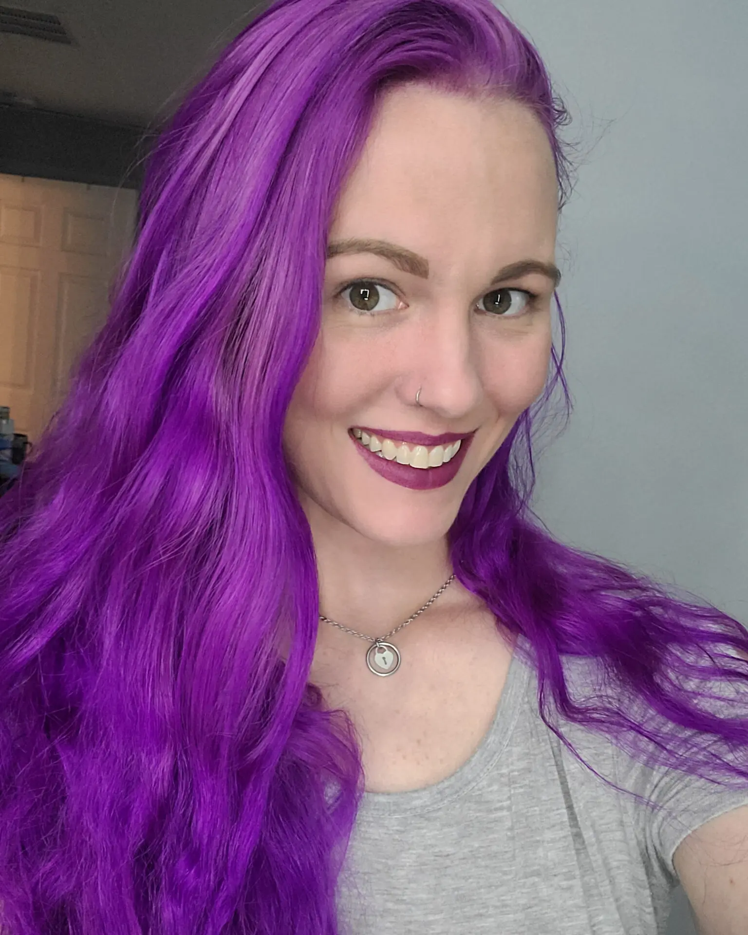 Emmaxxxrose in a provocative pose