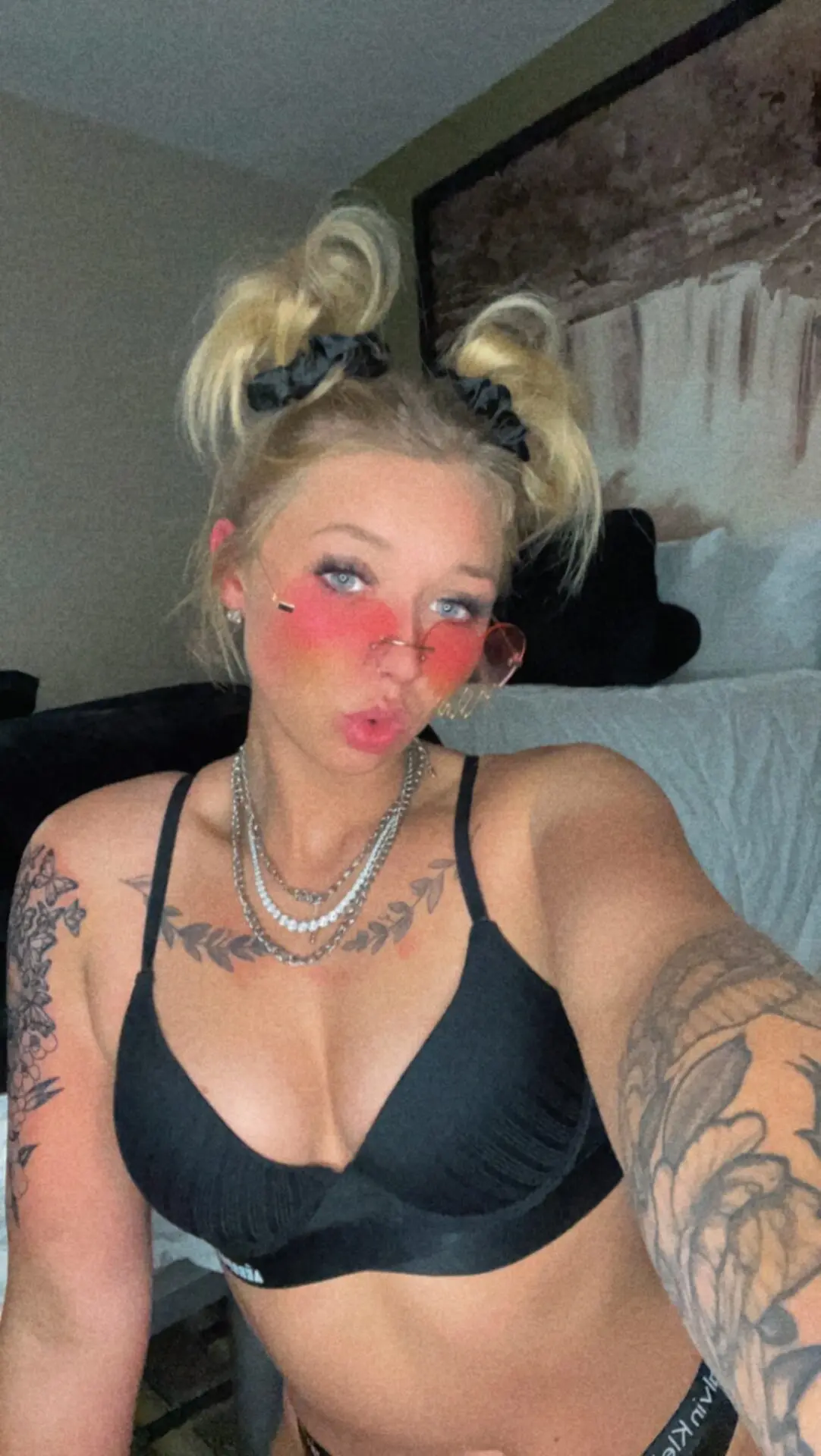 Olivia Rowlett - Fleshbot
