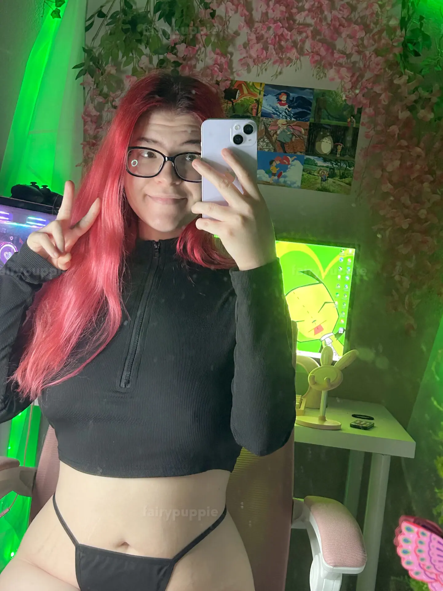 Ayeshaskitty close-up with a captivating gaze