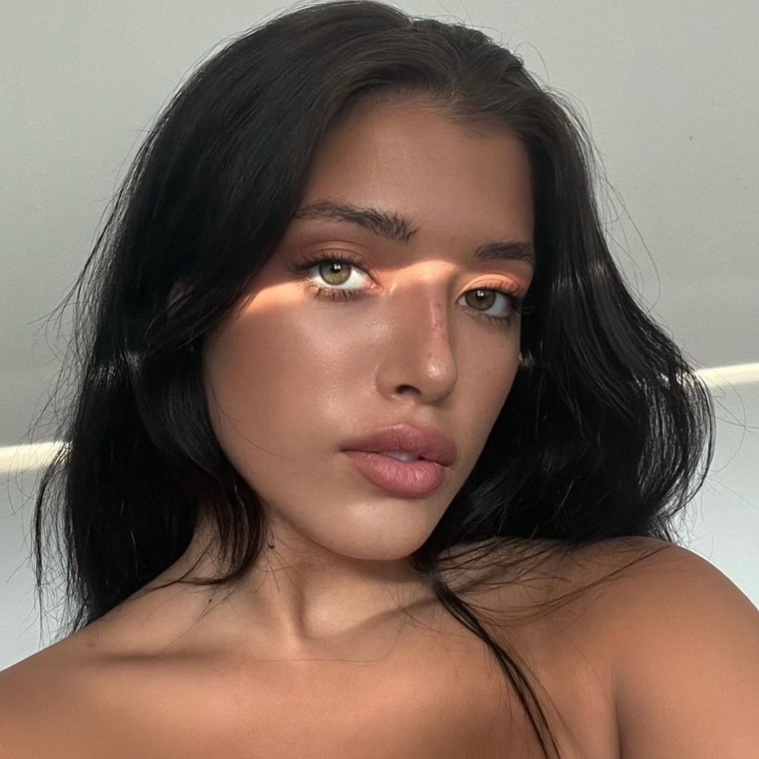 Dara Anjelika - Fleshbot