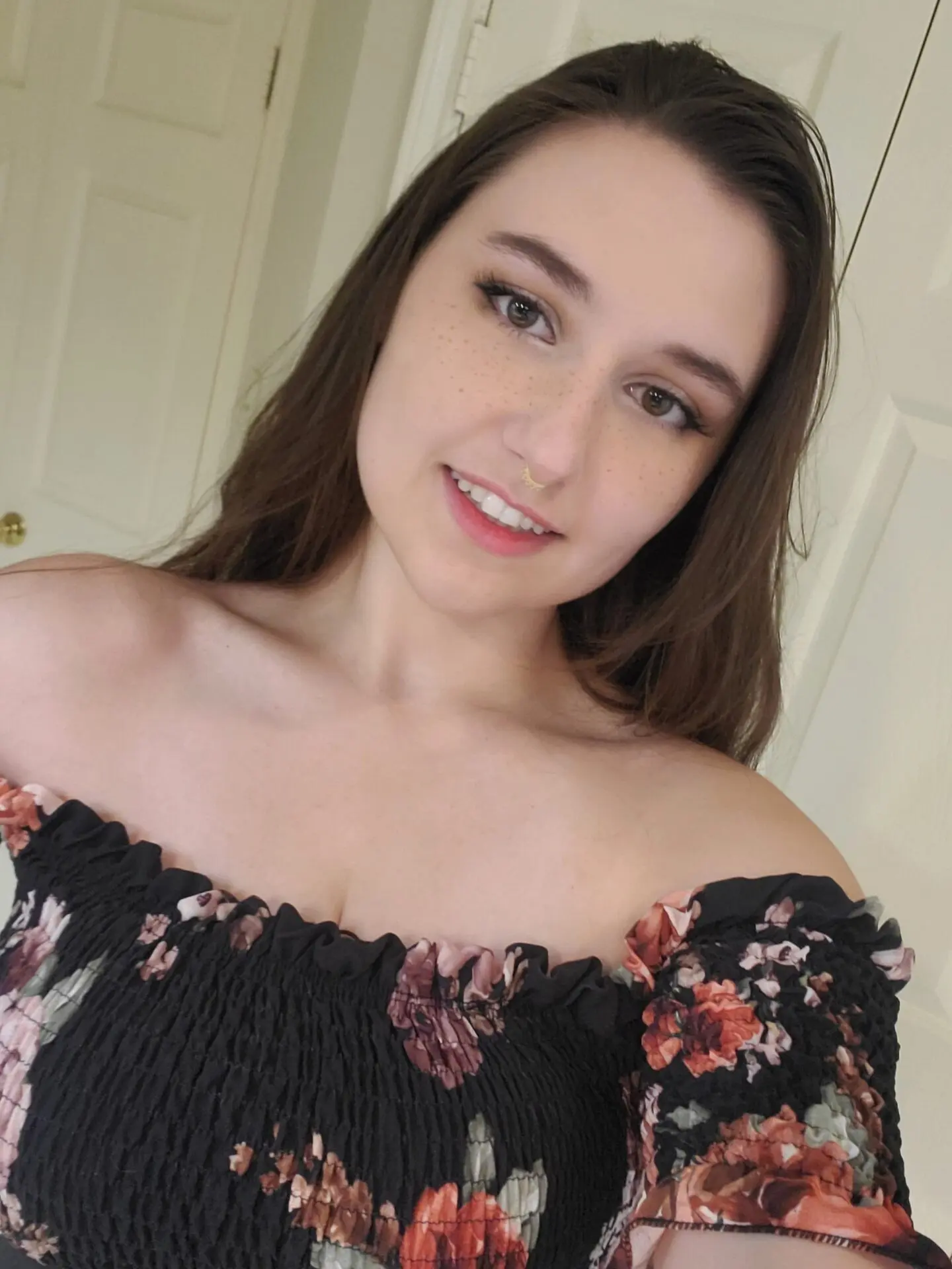 aka_rose OnlyFans - Roza Zlatna - Creator Profile - Fleshbot