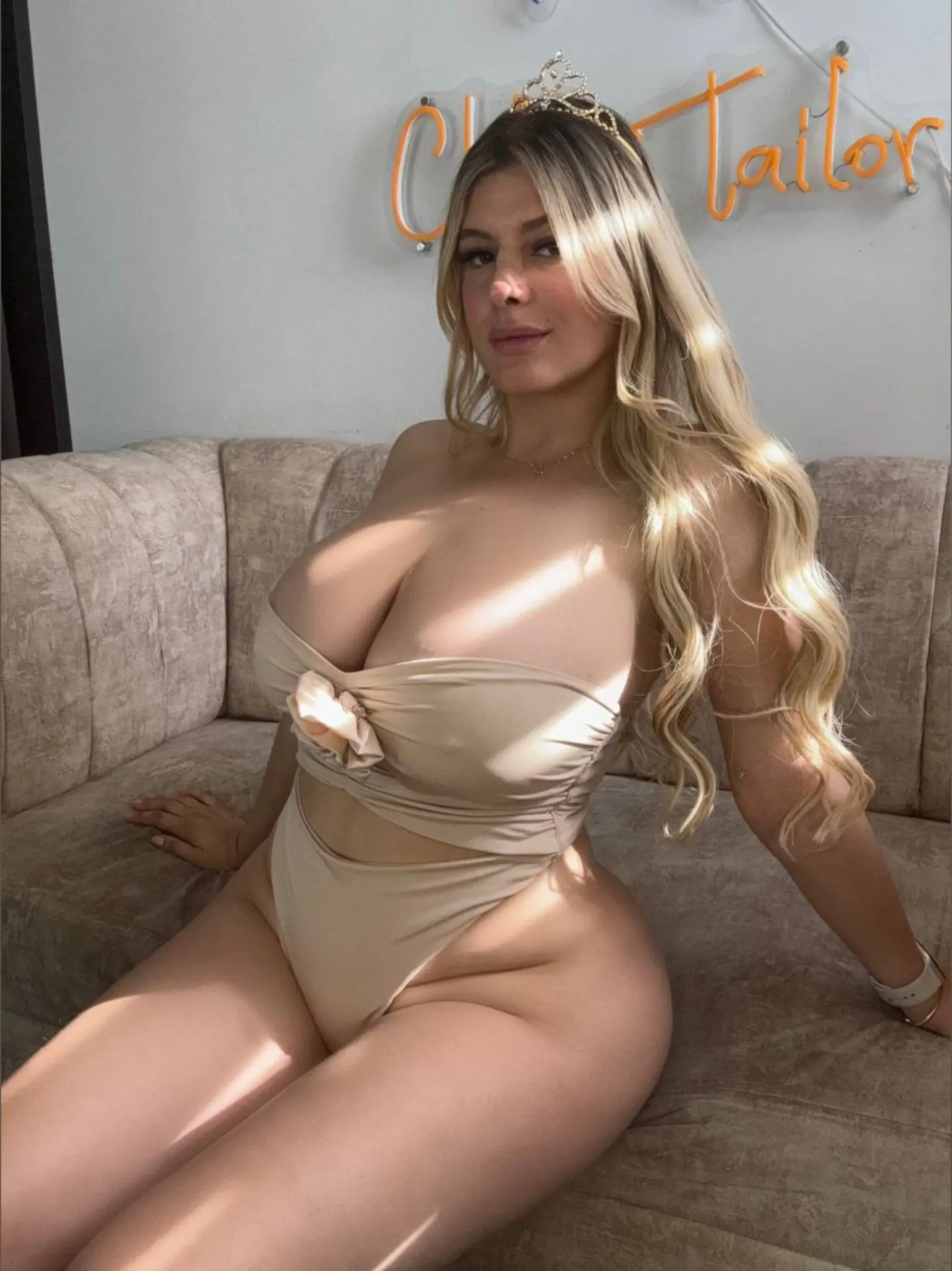 Chloe tailor desnuda