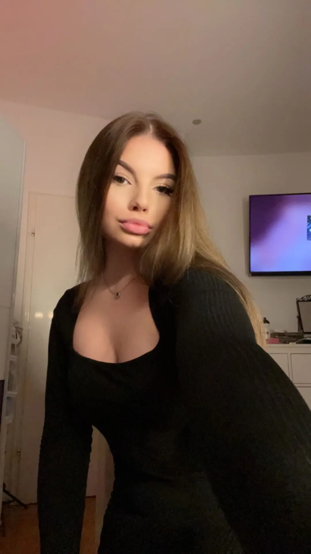 China Starz showcasing her flexibility