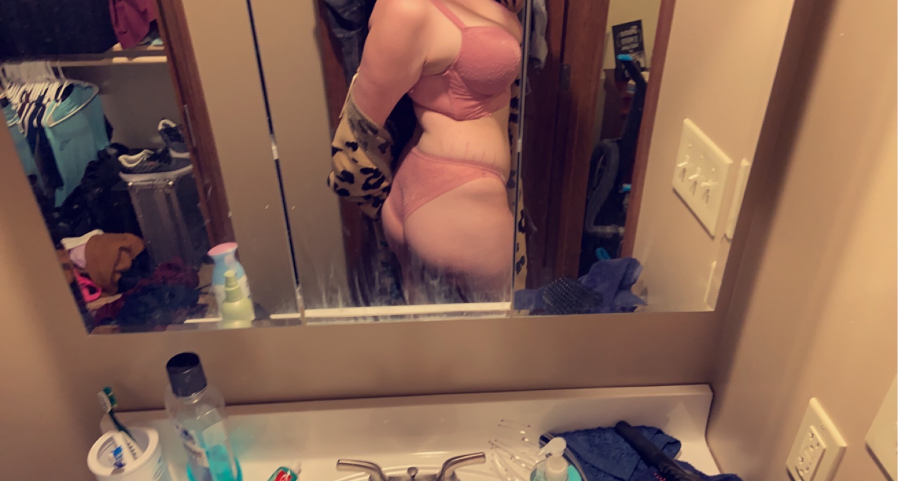 Courtney Davis - Fleshbot