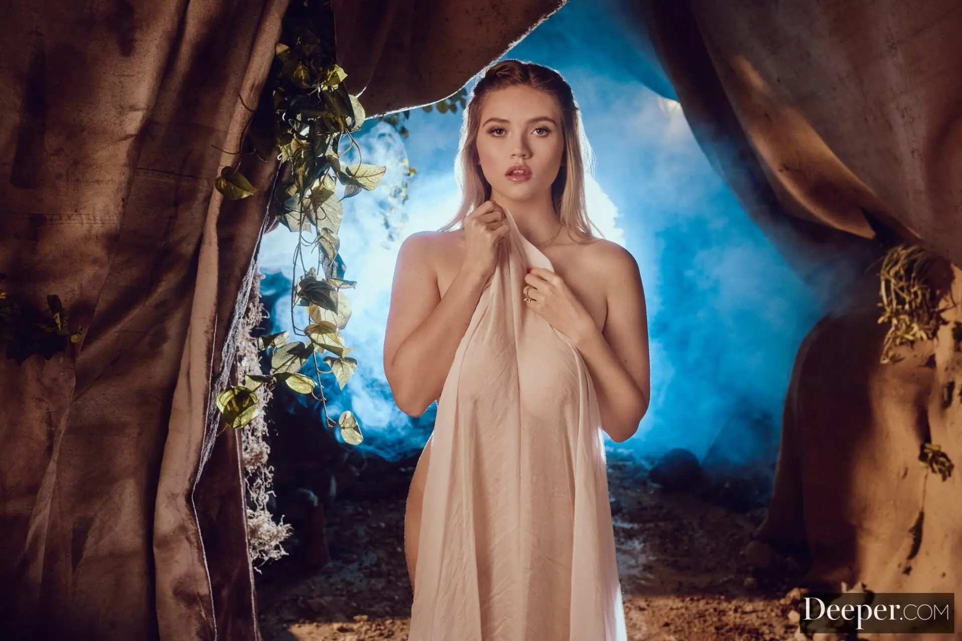 Angie Faith Brings Him Into the Light - Fleshbot