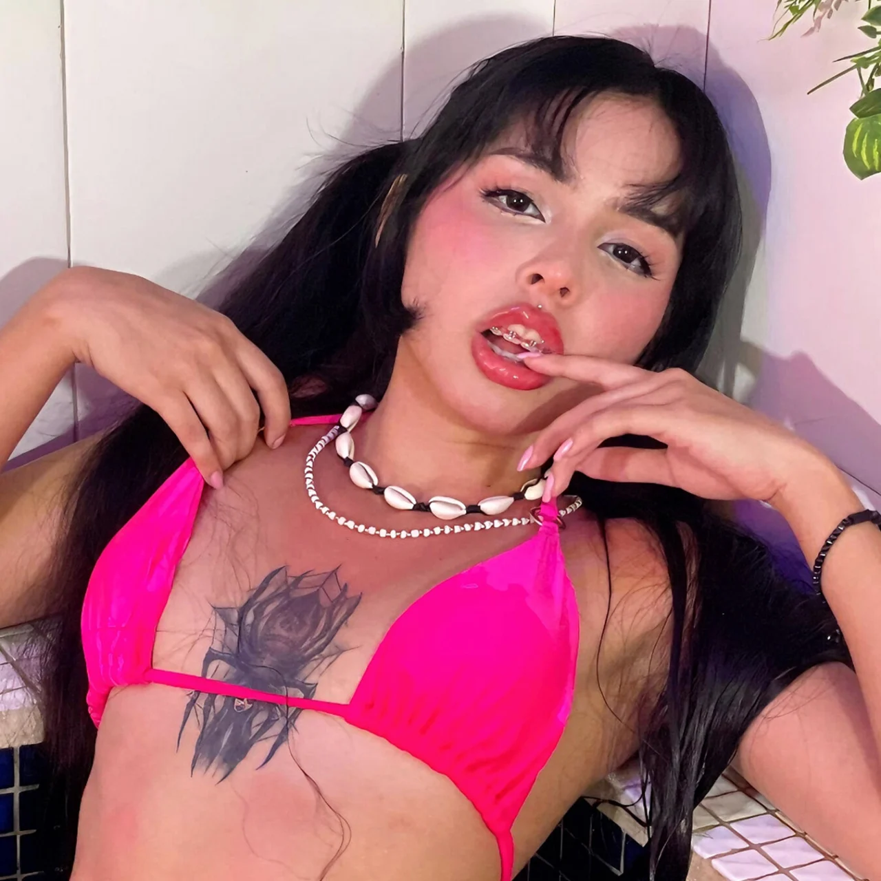 petitehani OnlyFans Leaks
