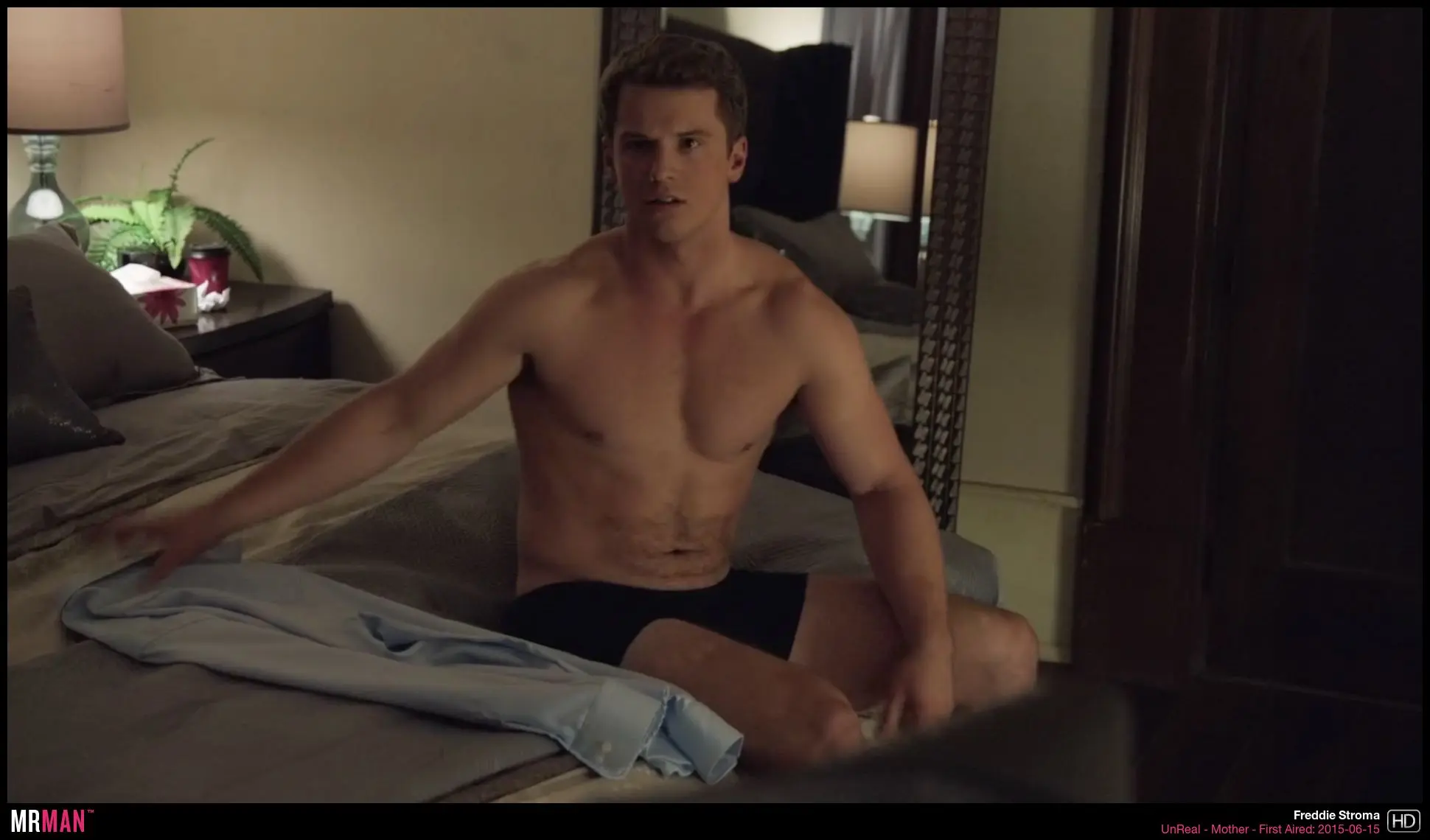 Freddie Stroma shirtless pic