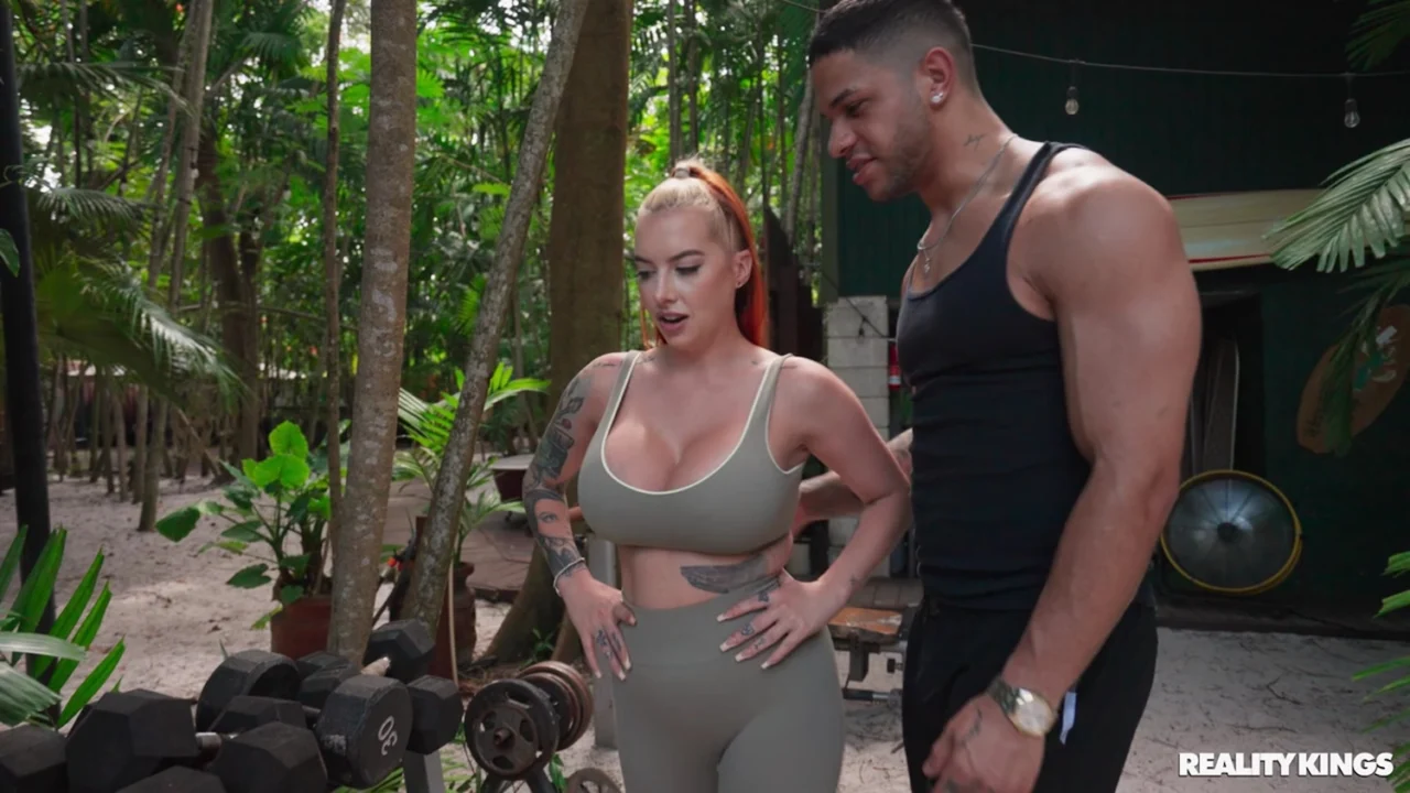 Cubbi Thompson Inspires Perspiration in Reality Kings Scene