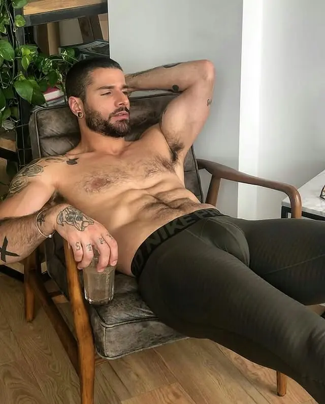 major male bulge pic