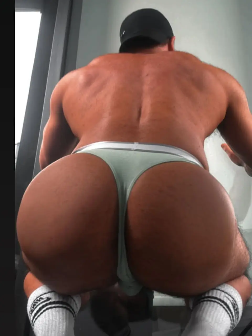 muscle butt pic