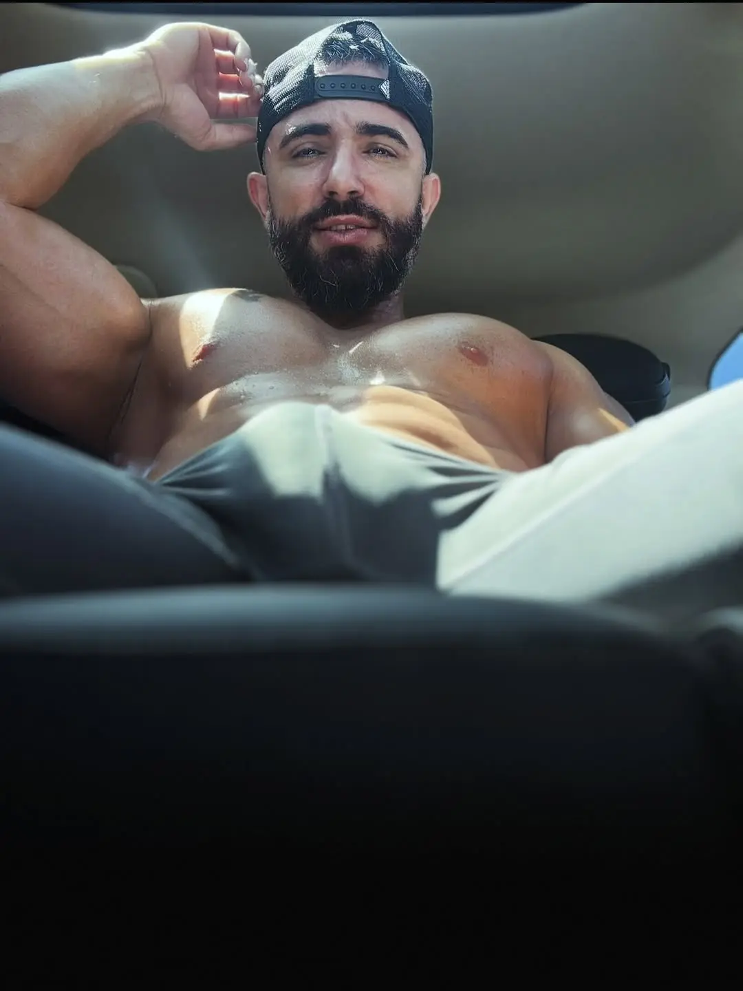fitness model bulge pic