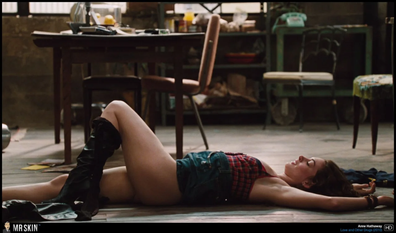 Anne Hathaway in Love & Other Drugs (2010)