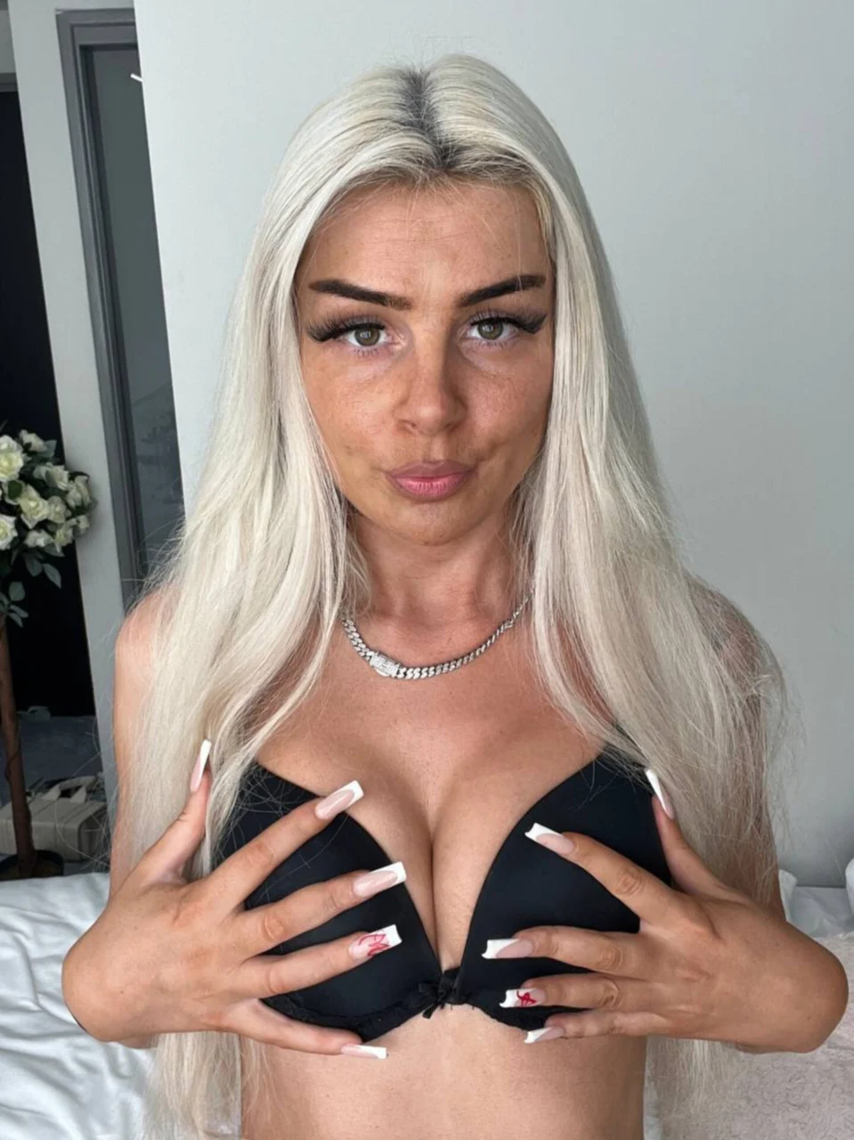 tararose1 OnlyFans Leaks