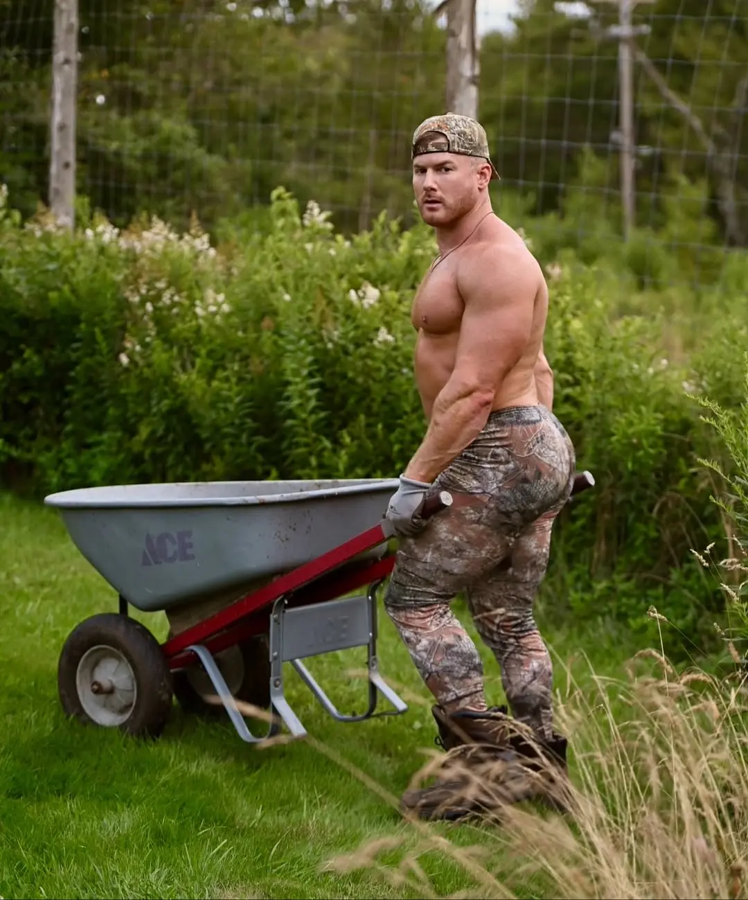 muscle butt pic 