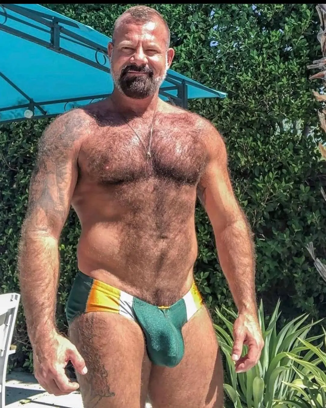 DILF muscle bulge