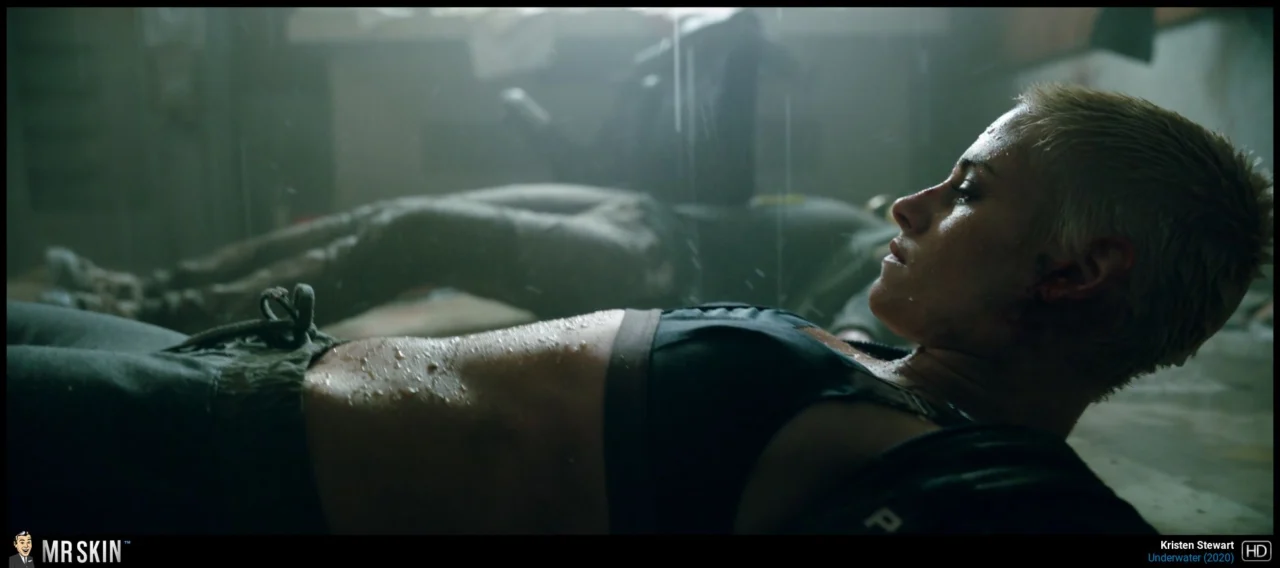 Kristen Stewart in Underwater (2020)