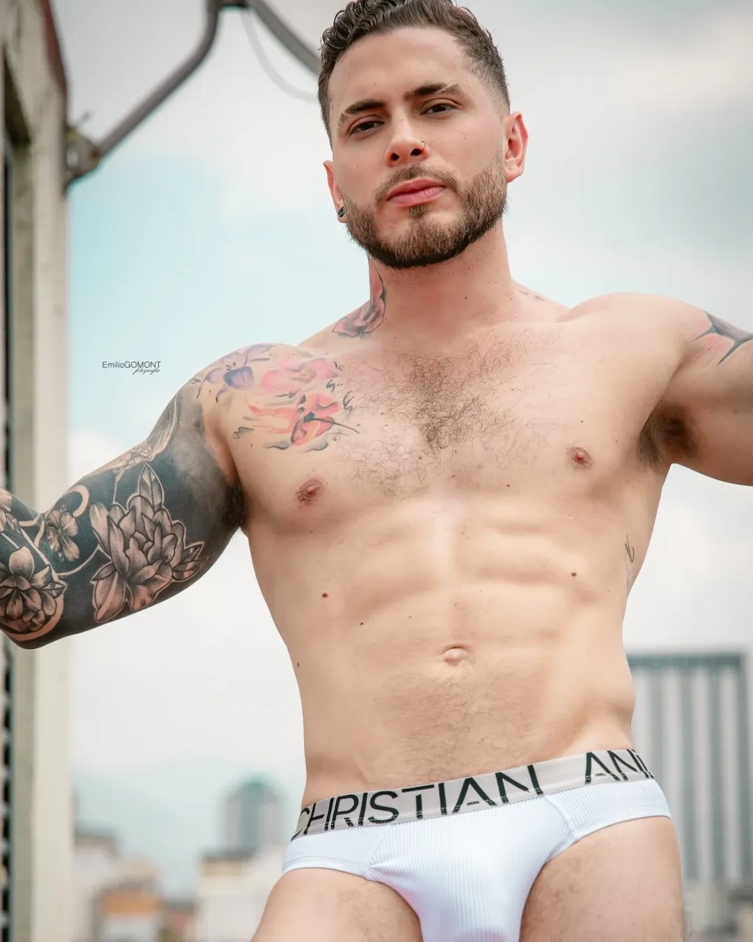 Latin muscle guy with big bulge