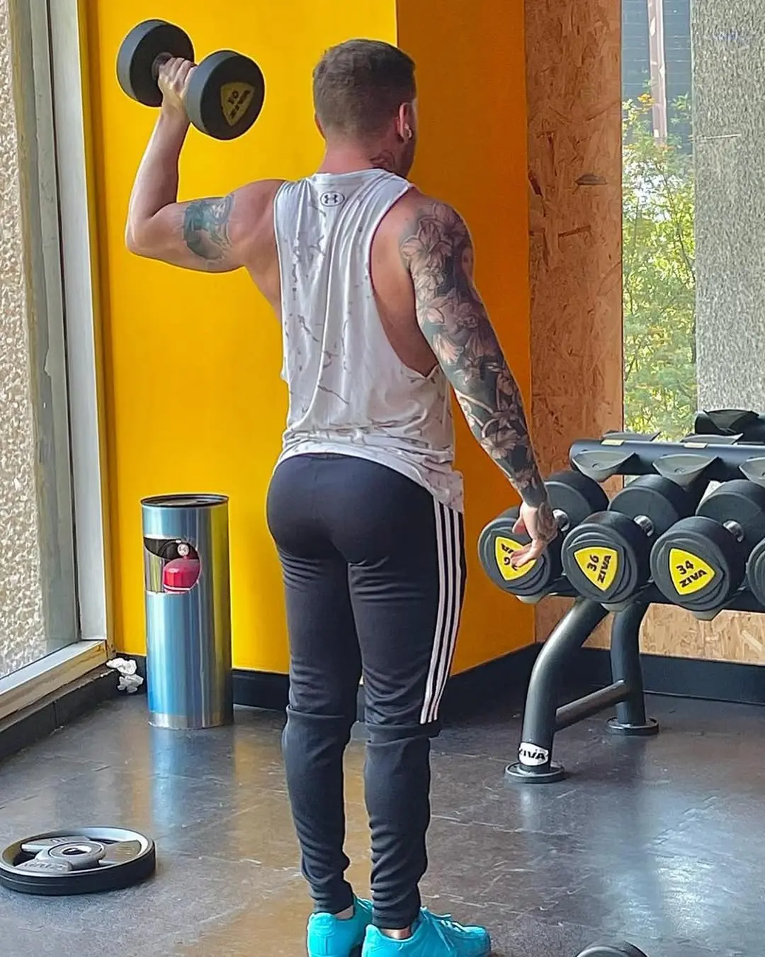 muscle Latin guy at the gym