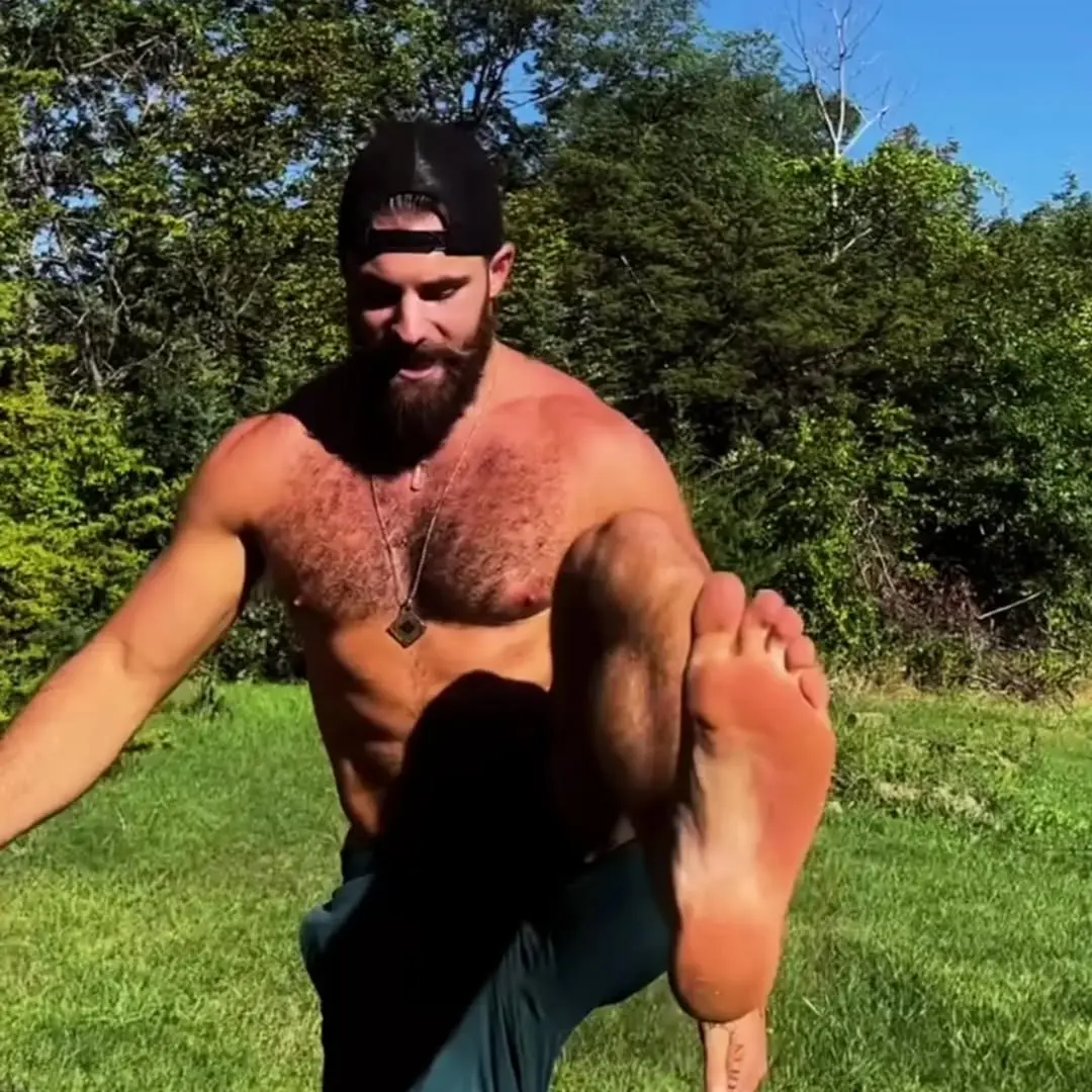 hairy muscle guy with big feet