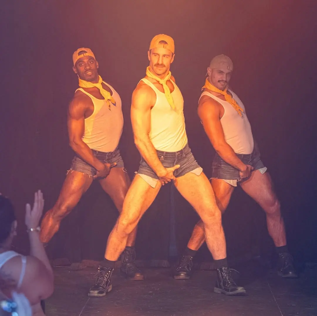 hot male dancers