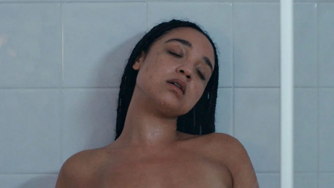 Top 5 Best Celebrity Breasts Of 2025!